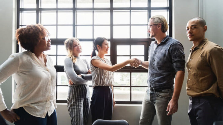 ビジネス交流会 異業種交流会で次に繋がる出会いを増やす方法 Debriefing デブリーフィング