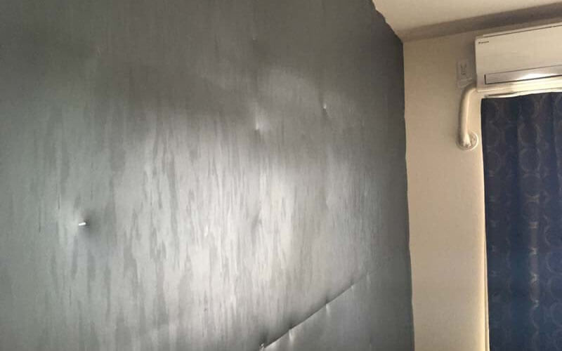 賃貸の壁に吸音材と遮音材を貼り付けて防音・騒音対策をする方法。